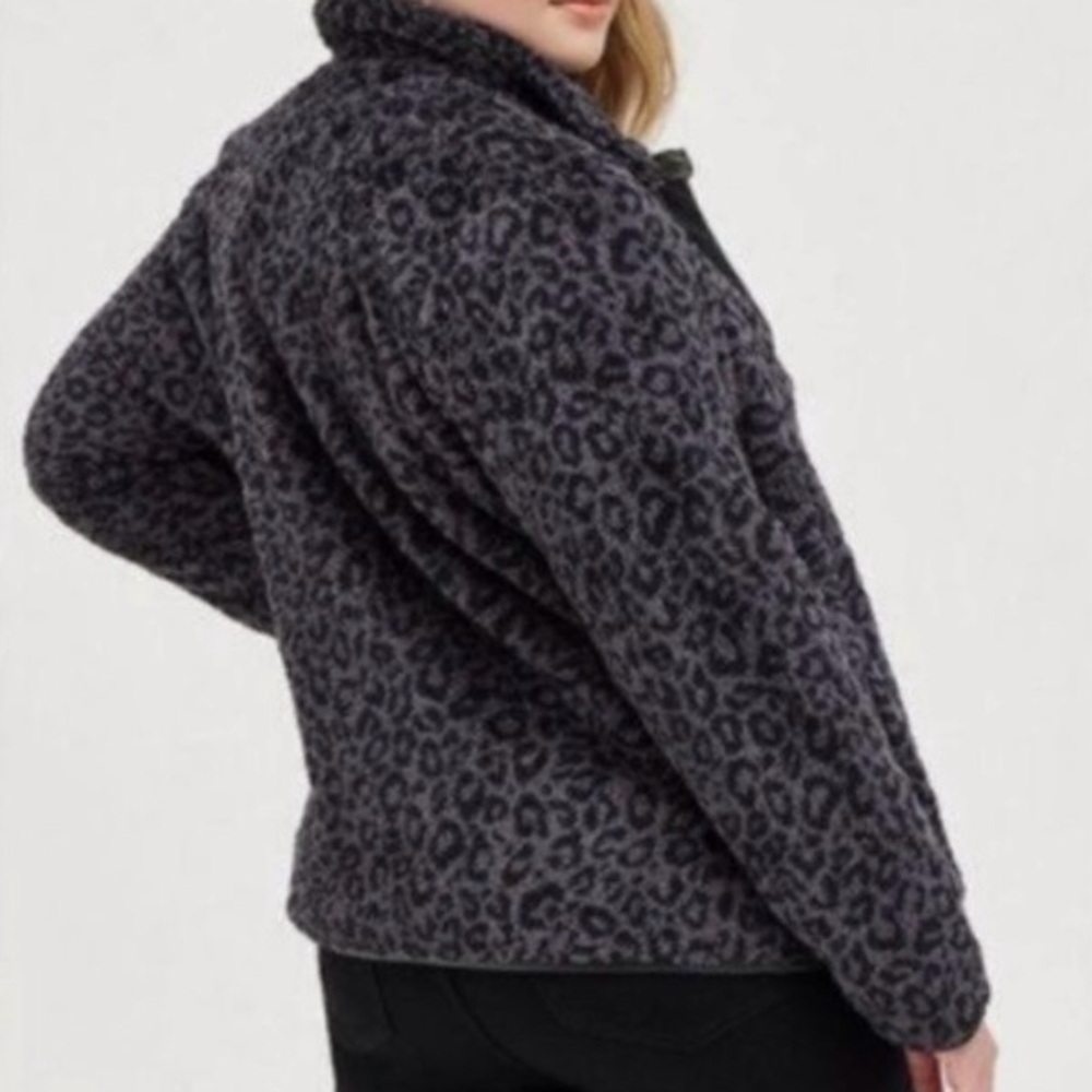 torrid Faux Fur Leopard Print Coat Bomber Jacket Gray Warm Animal Print Gray - Picture 2 of 15